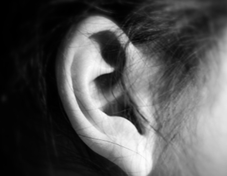 女人耳蜗旁边有痣代表什么意思 女人耳蜗旁边有痣好不好
